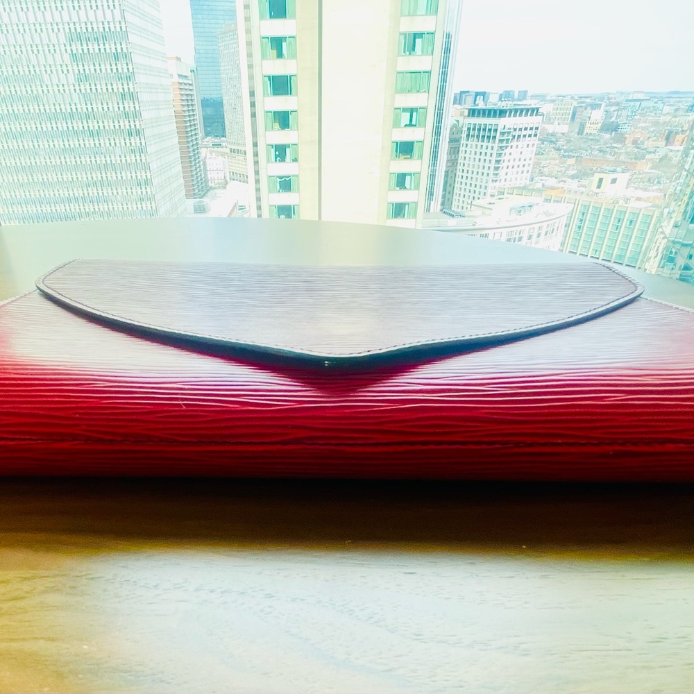 Louis Vuitton Art Deco Red Epi Envelope Clutch - Picture 11 of 16